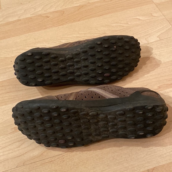 Size 7 Clark’s slip on shoe - Picture 4 of 6